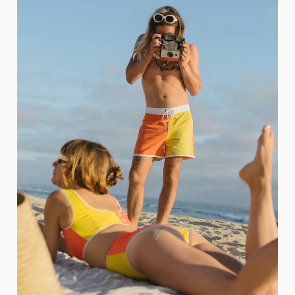 Size 30 waist Hammies board shorts and matching size L swim top - Picture 8 of 10